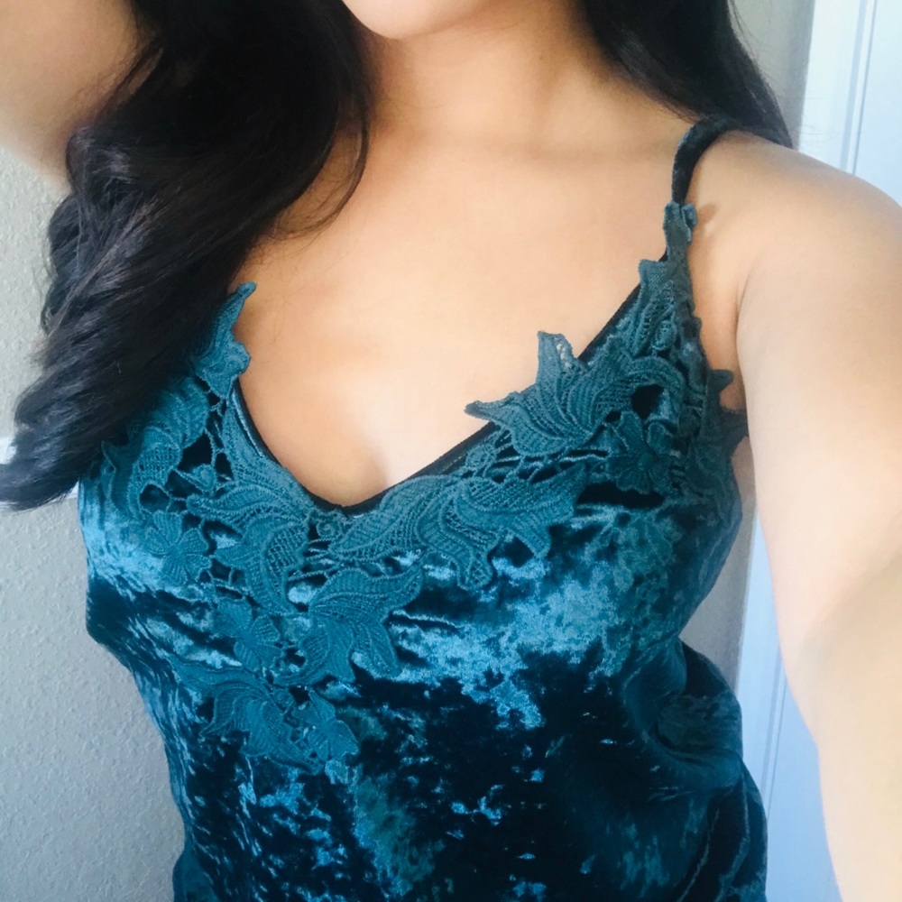 ✨❤️”Amber” Velvet Lace Cami Top (dark green)